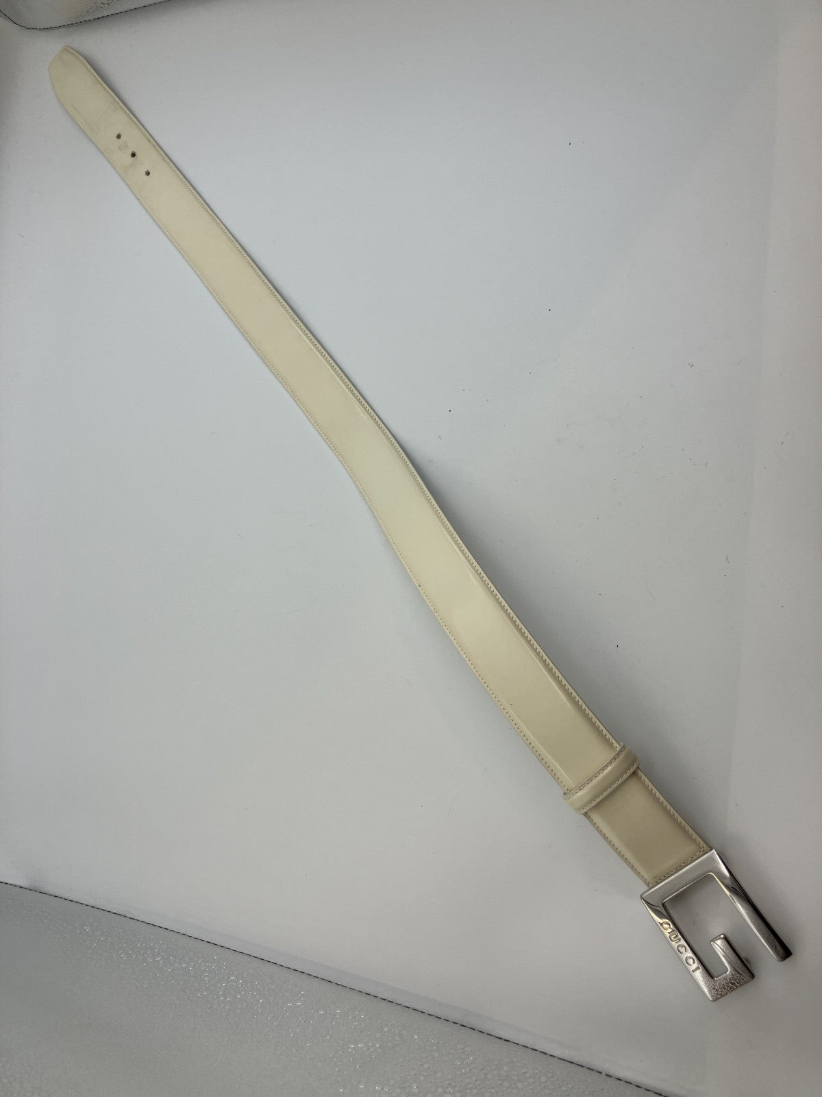 GUCCI Gロゴバックル 037 1046 1107 ベルト 全長87ｃｍ 幅4ｃｍ アイボリー＆シルバー 送料無料