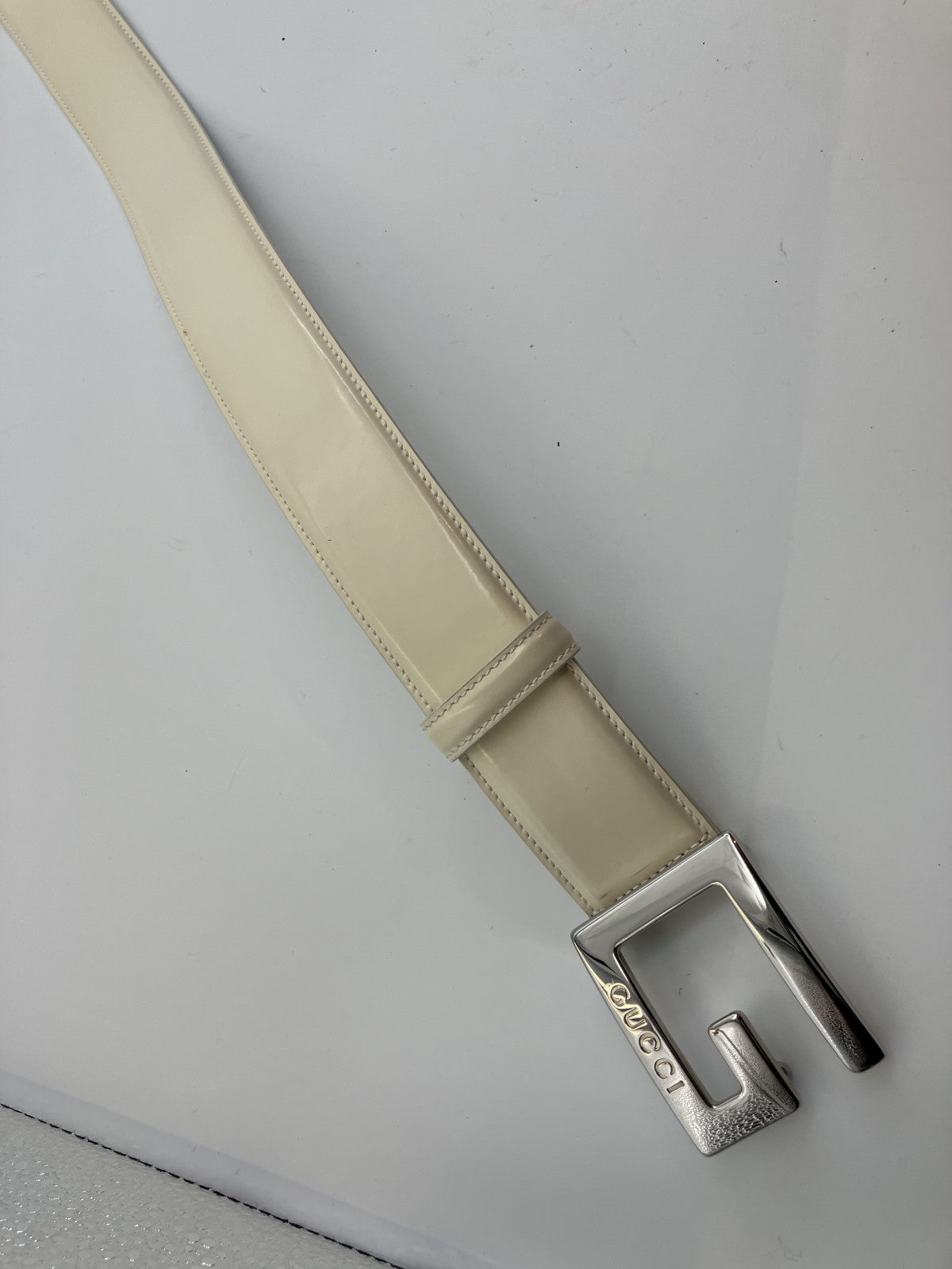 GUCCI Gロゴバックル 037 1046 1107 ベルト 全長87ｃｍ 幅4ｃｍ アイボリー＆シルバー 送料無料