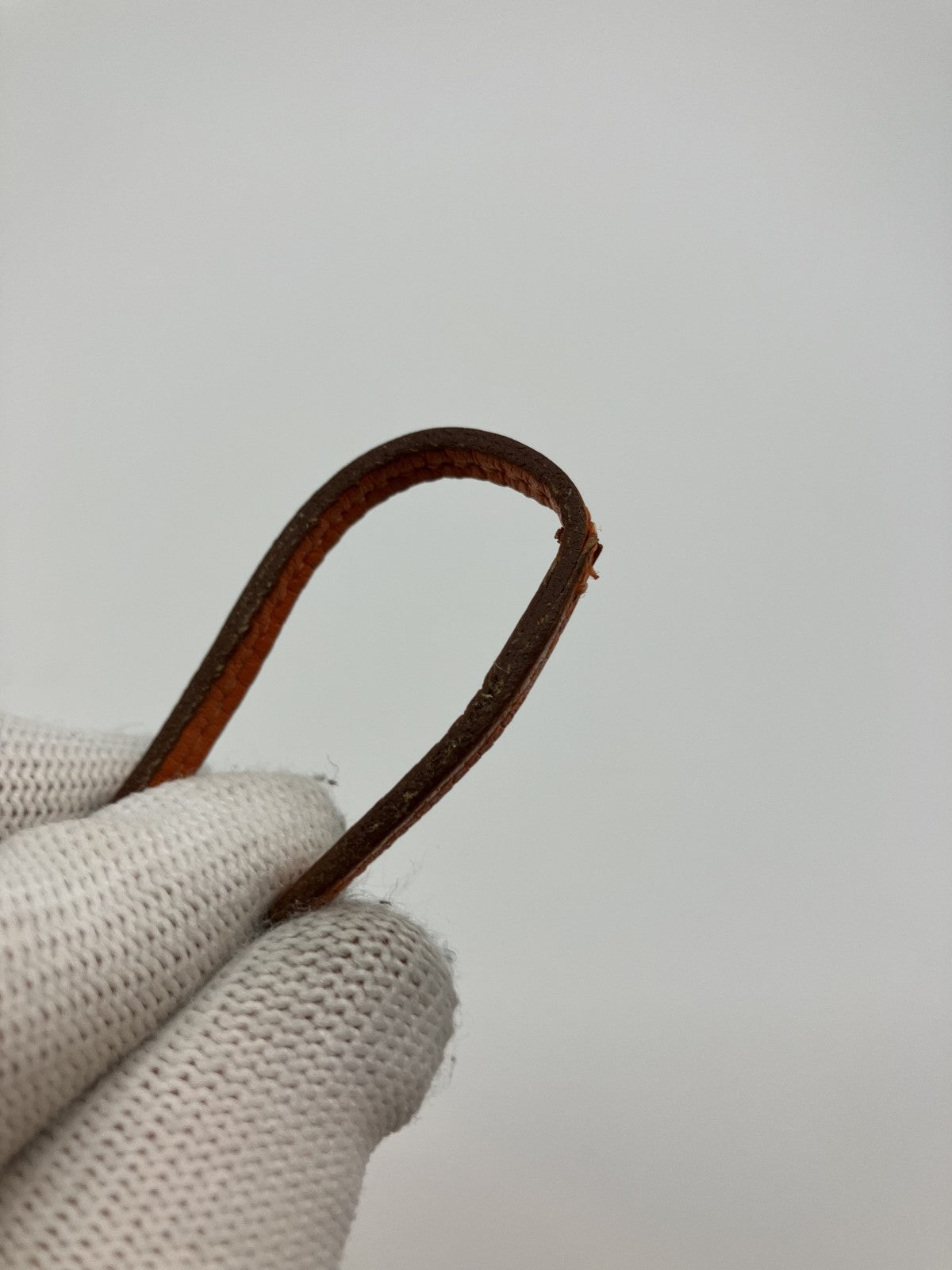 HERMﾃ・ Cadena Necklace Silver Charm with Leather Strap 窶・Authentic