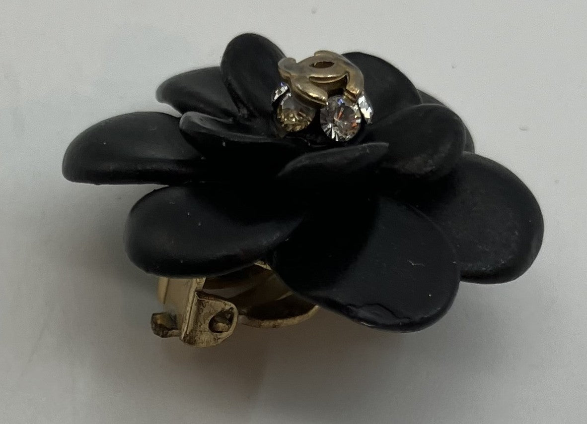 CHANEL 02A Coco Camellia Earrings (One Piece Only) Black Free Shipping 