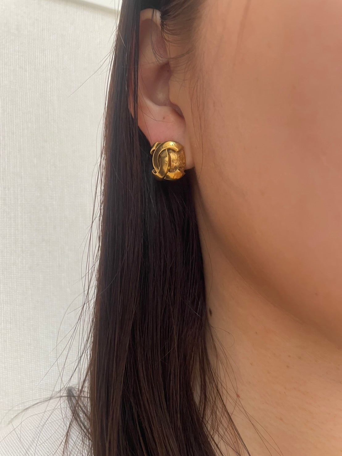 CHANEL CC Logo Gold-Tone Clip-On Earring Single Vintage GP ~1.7cm