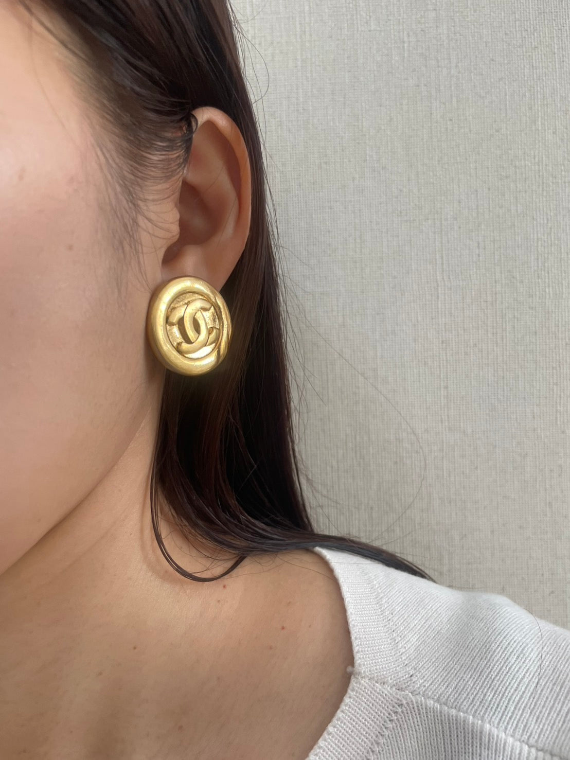 CHANEL CC Logo Round Earring, Single, Gold Tone, 1.1" Diameter, Made in France