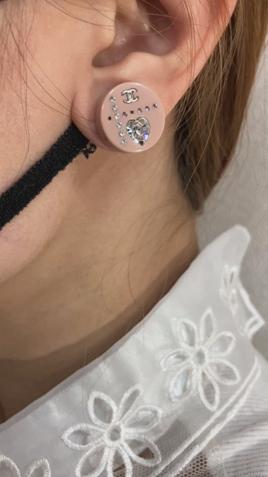 CHANEL 06A CC Logo Single Stud Earring Beige Resin Rhinestone 16mm