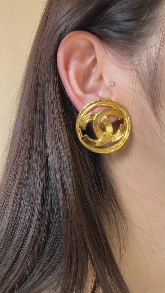 CHANEL Coco Mark Clip-On Earring 94P Vintage Gold Tone Single Piece 3.5cm Authentic